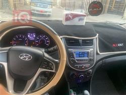 هیوندای ئەکسنت هاچباک
